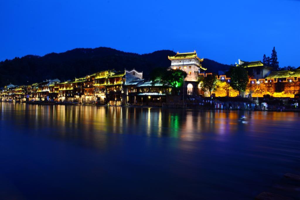 Fenghuang Slowly Time Inn Esterno foto