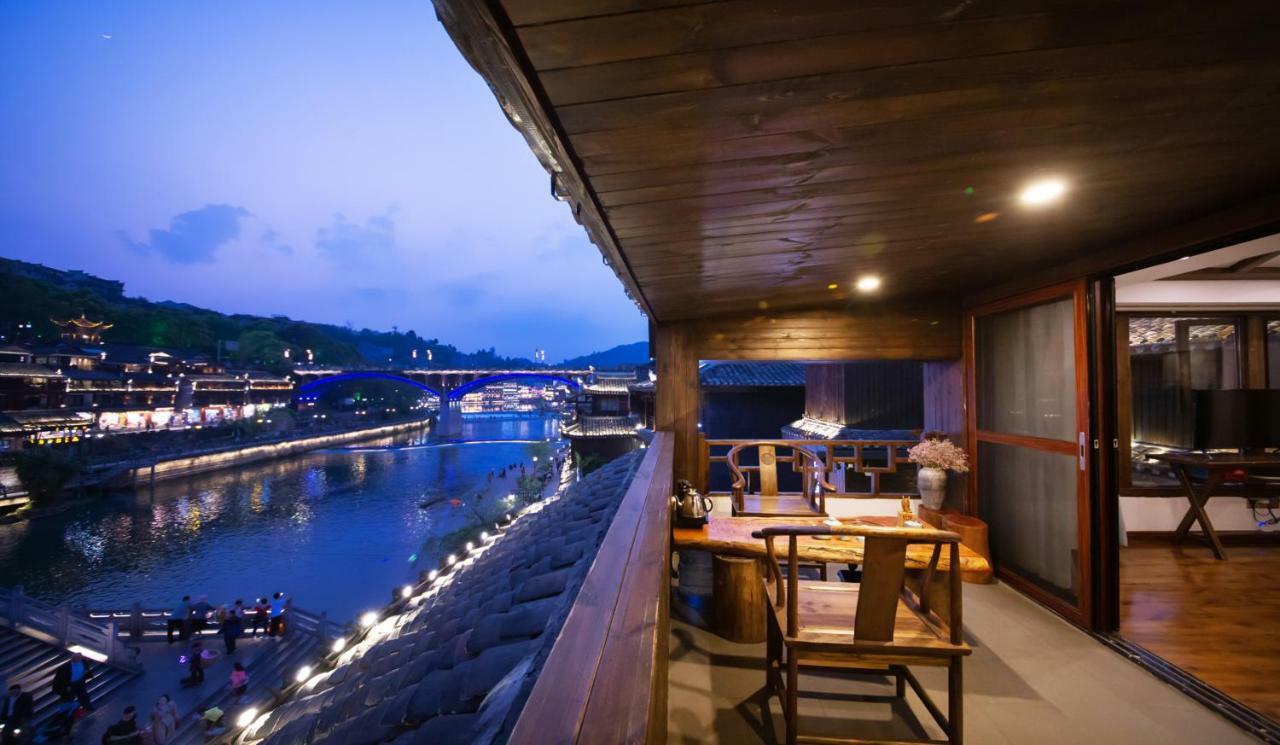 Fenghuang Slowly Time Inn Esterno foto