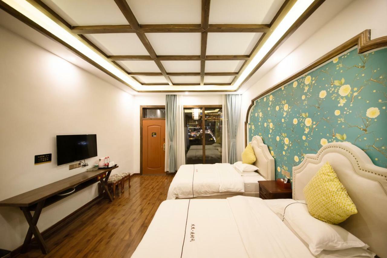 Fenghuang Slowly Time Inn Esterno foto